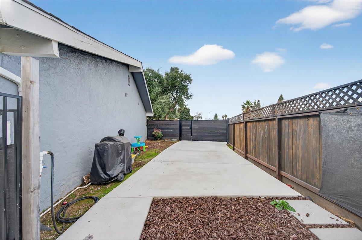 6610 N Garden Ave, Fresno, CA 93710