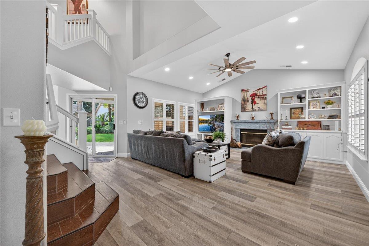 2885 E Ryan Ln, Fresno, CA 93720