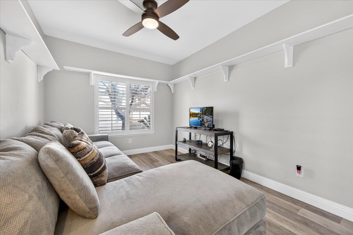 2885 E Ryan Ln, Fresno, CA 93720