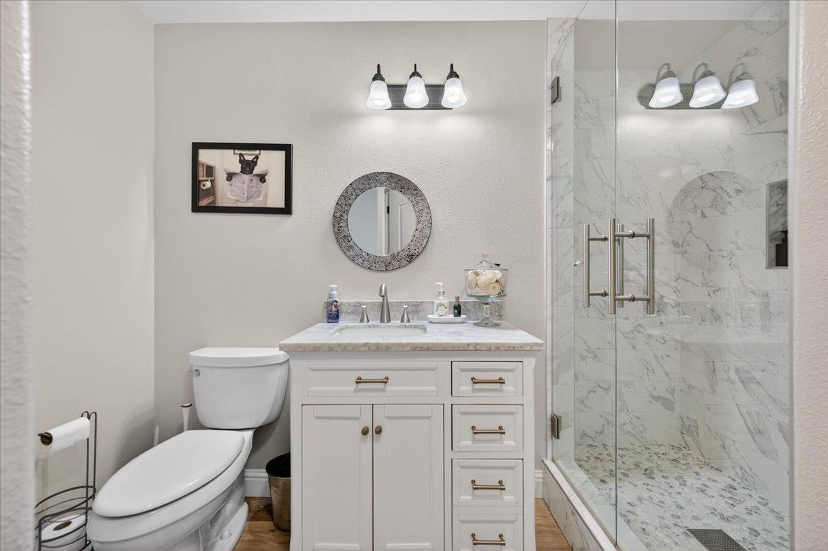 2885 E Ryan Ln, Fresno, CA 93720