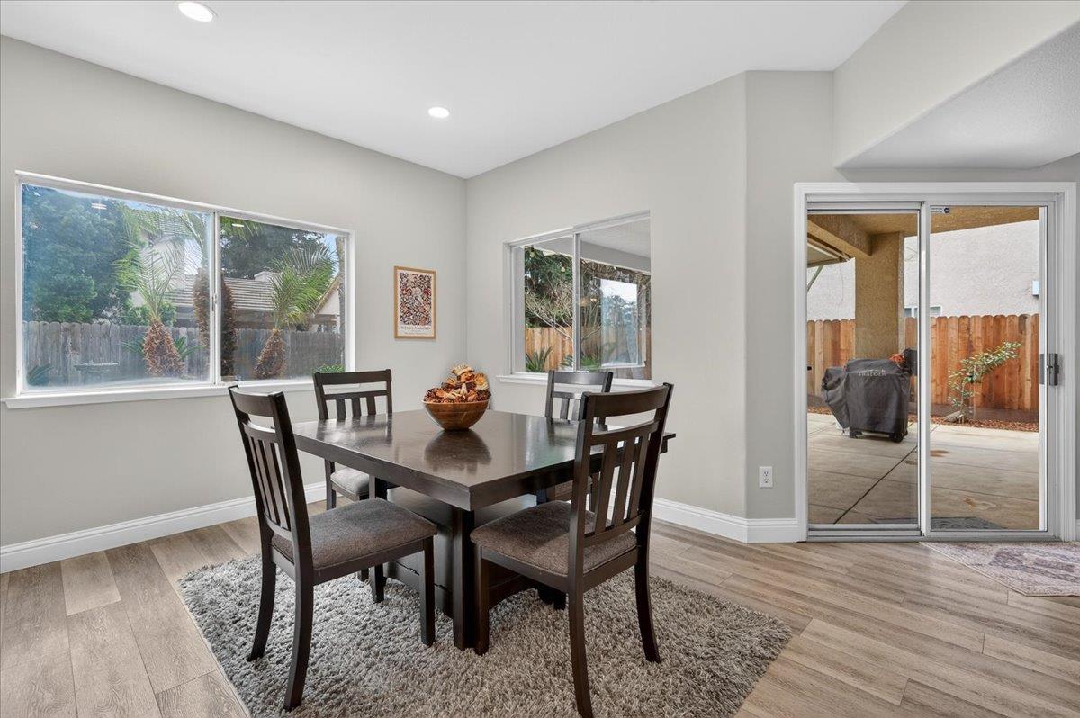 2885 E Ryan Ln, Fresno, CA 93720