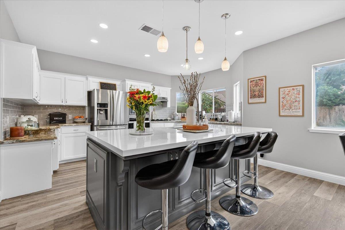 2885 E Ryan Ln, Fresno, CA 93720