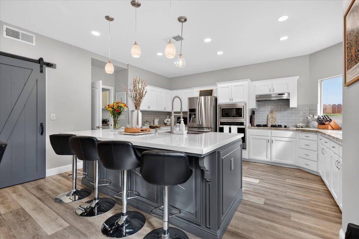 2885 E Ryan Ln, Fresno, CA 93720