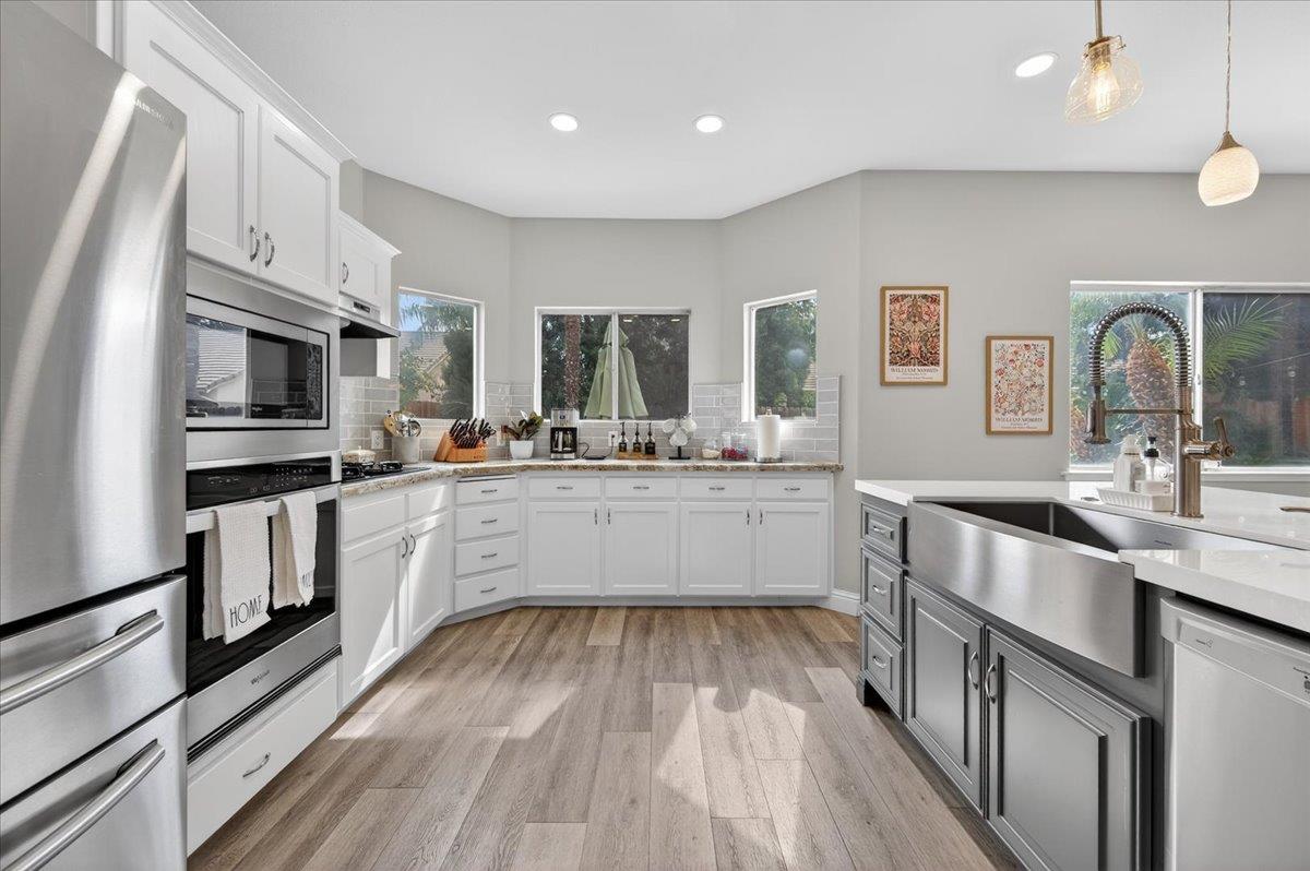 2885 E Ryan Ln, Fresno, CA 93720