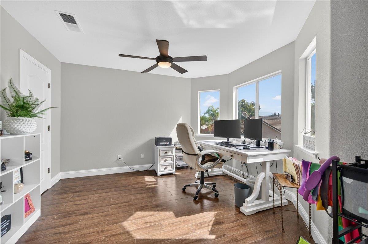 2885 E Ryan Ln, Fresno, CA 93720