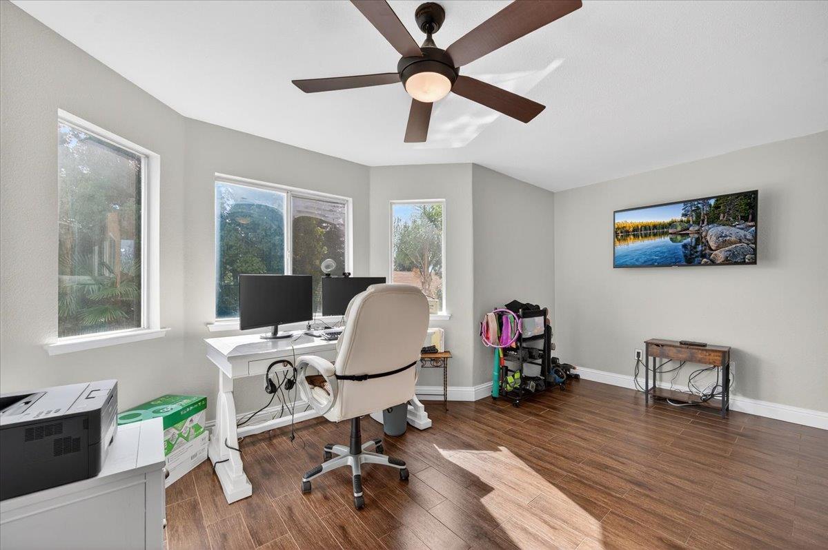 2885 E Ryan Ln, Fresno, CA 93720