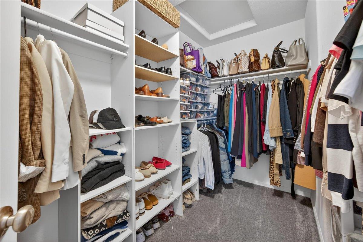 2885 E Ryan Ln, Fresno, CA 93720