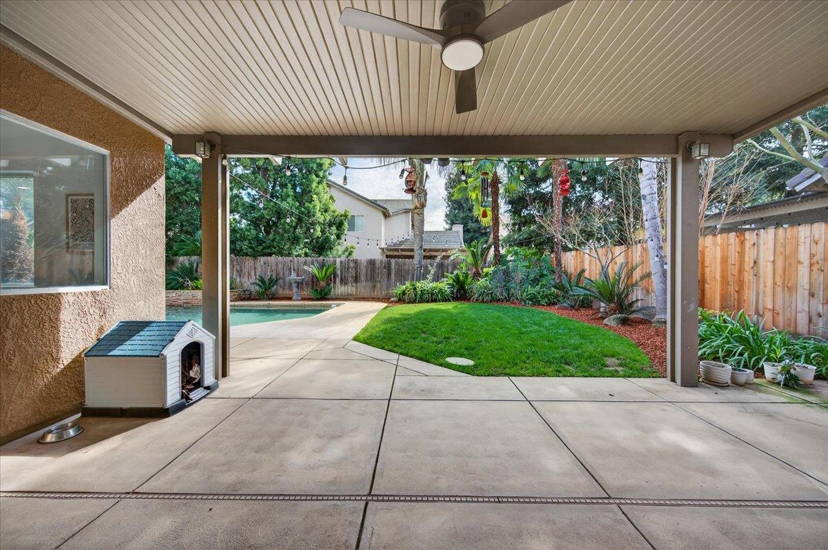 2885 E Ryan Ln, Fresno, CA 93720