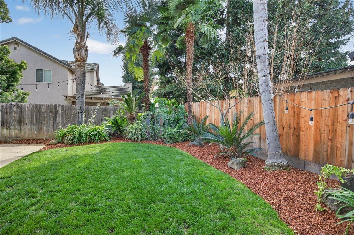 2885 E Ryan Ln, Fresno, CA 93720