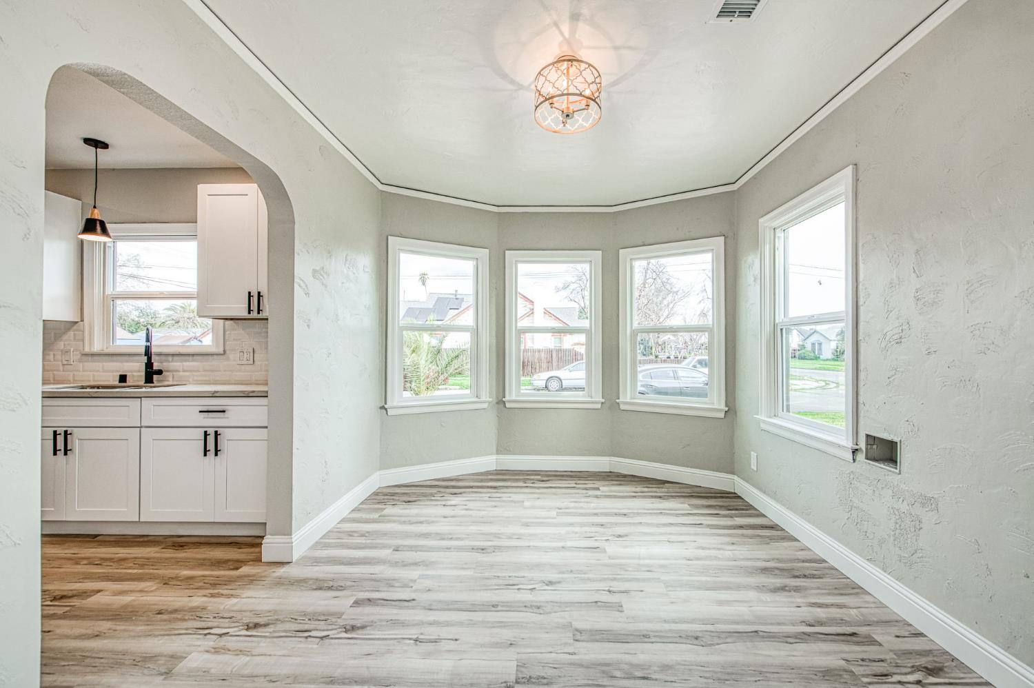 4345 E Iowa Ave, Fresno, CA 93702