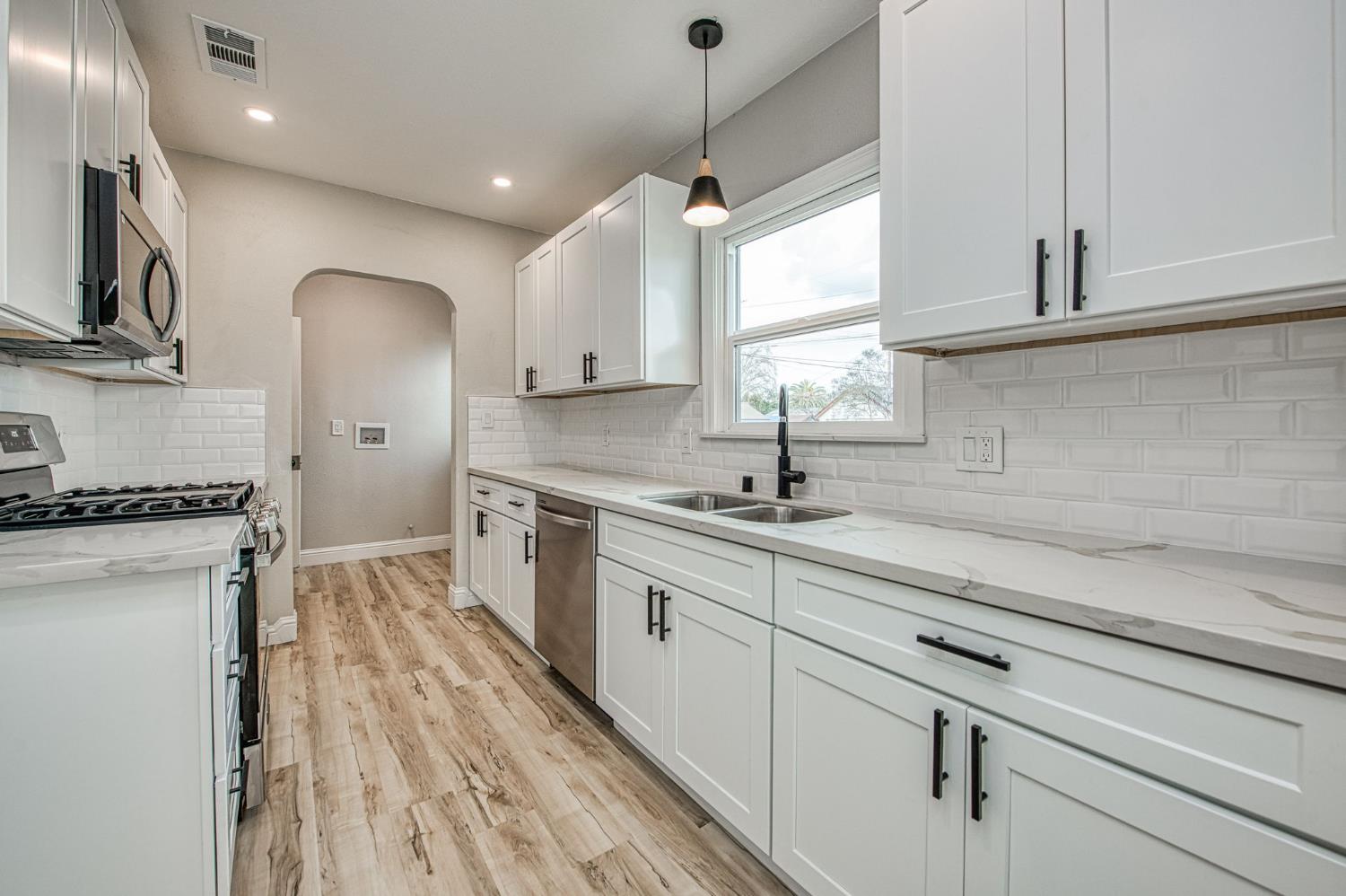 4345 E Iowa Ave, Fresno, CA 93702