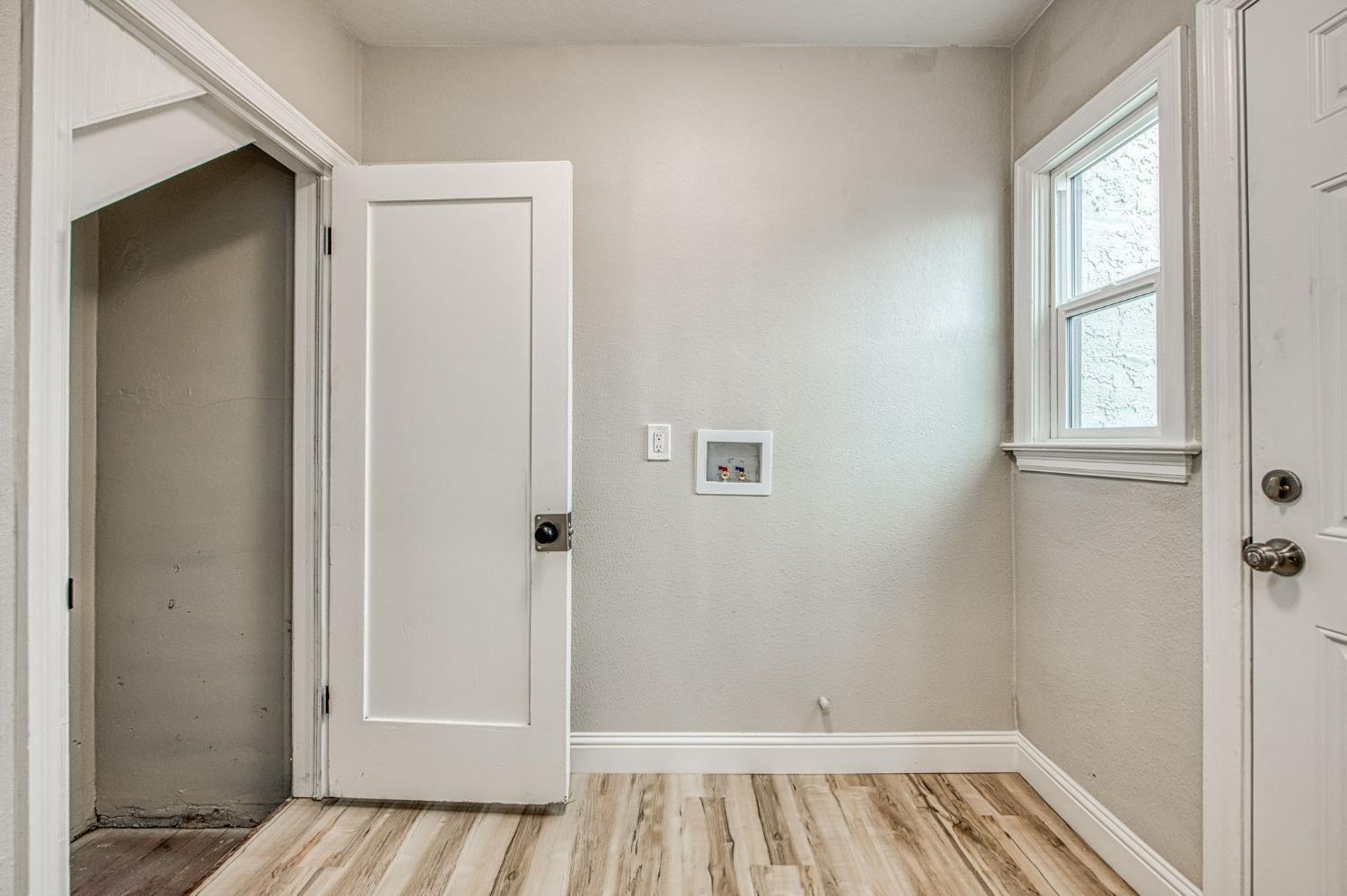 4345 E Iowa Ave, Fresno, CA 93702