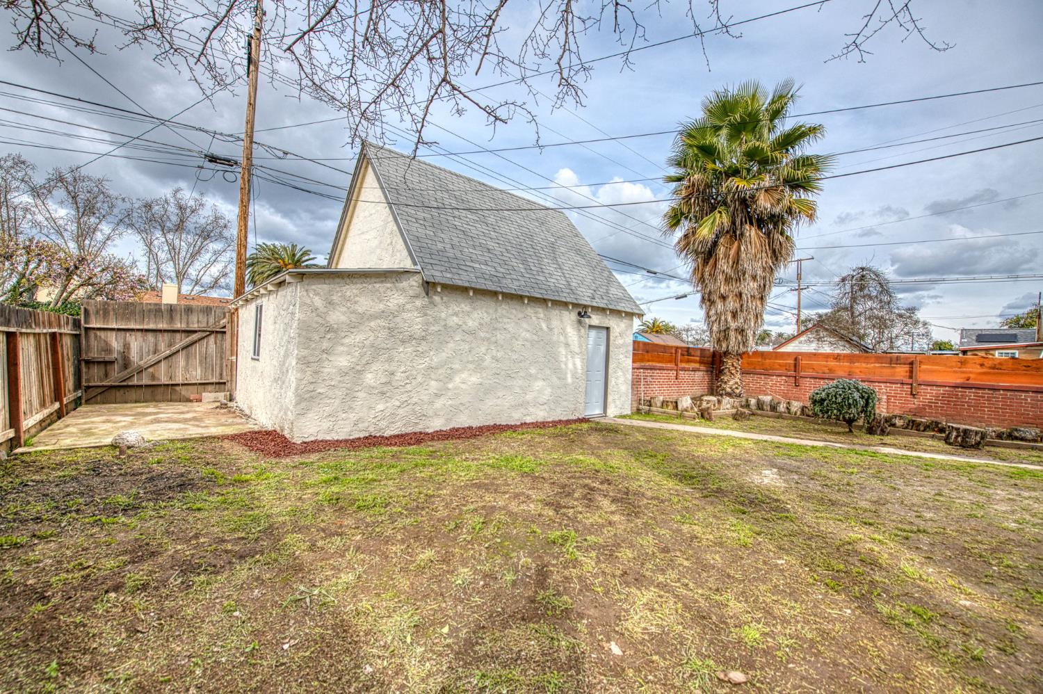 4345 E Iowa Ave, Fresno, CA 93702