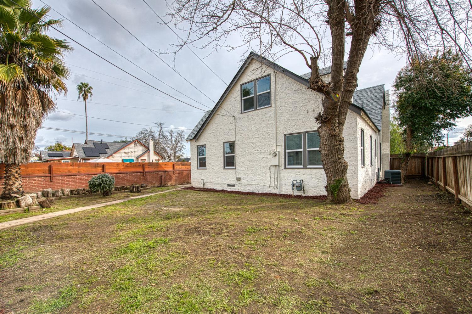 4345 E Iowa Ave, Fresno, CA 93702