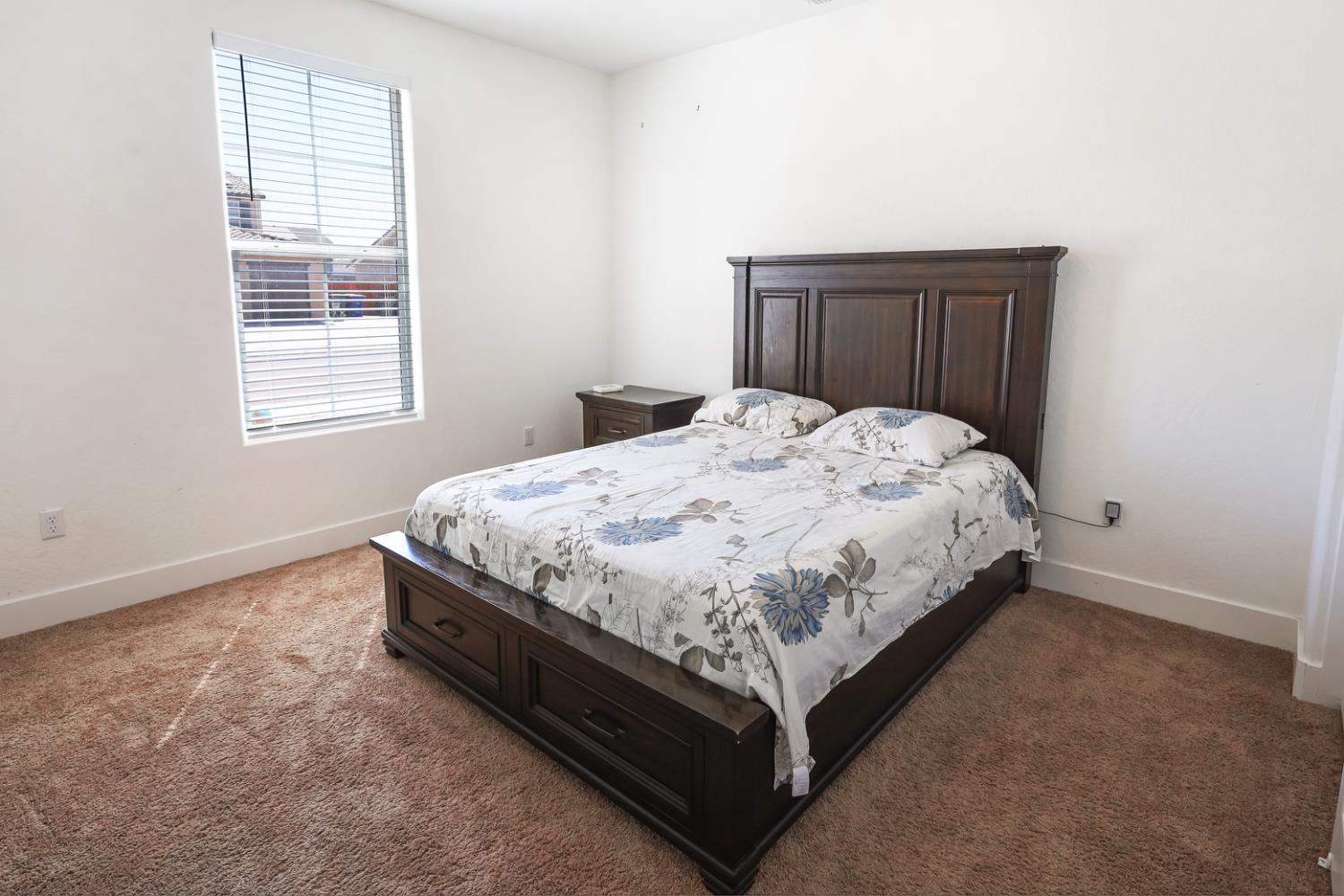 2701 N Dee Ann Ave, Fresno, CA 93727