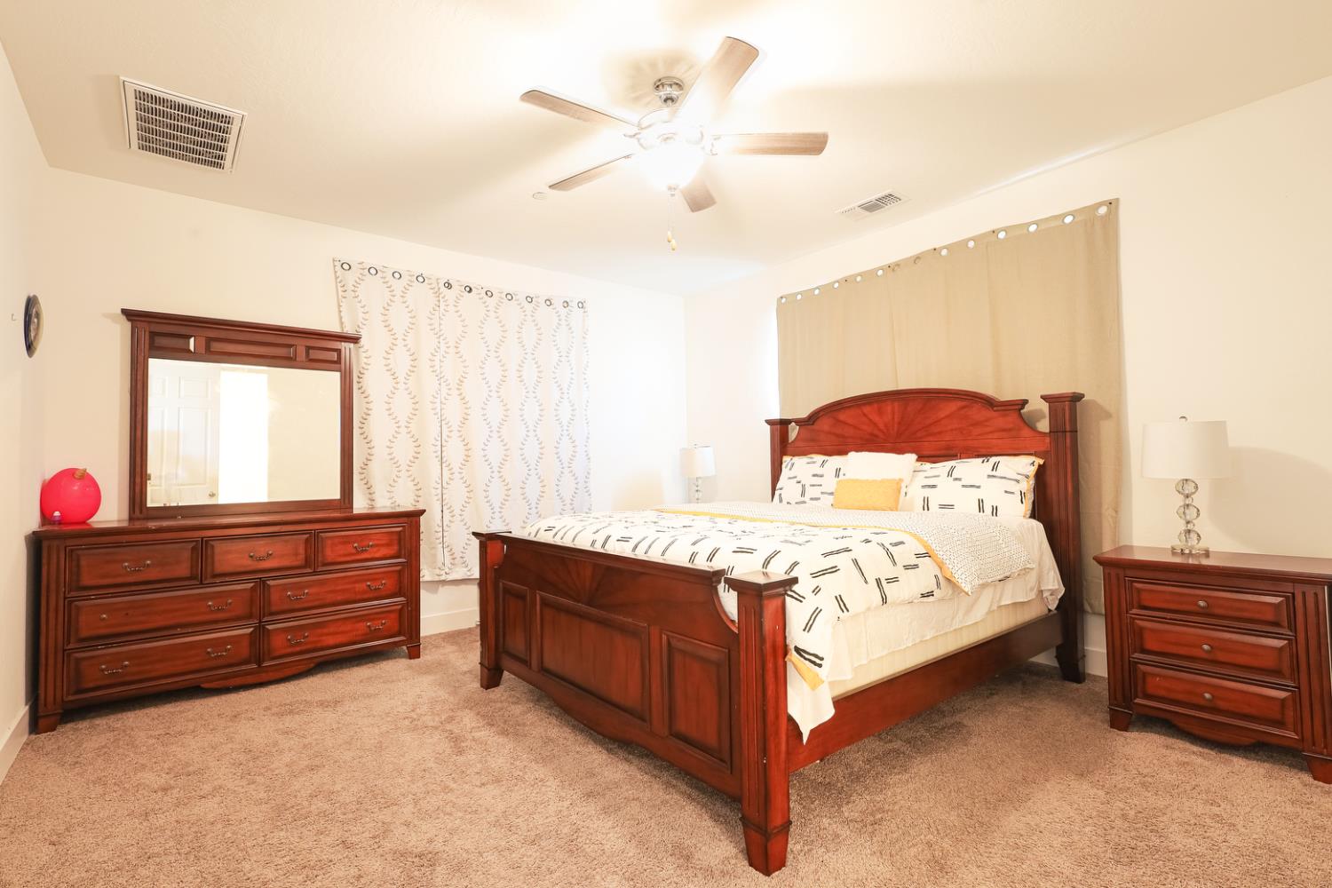 2701 N Dee Ann Ave, Fresno, CA 93727