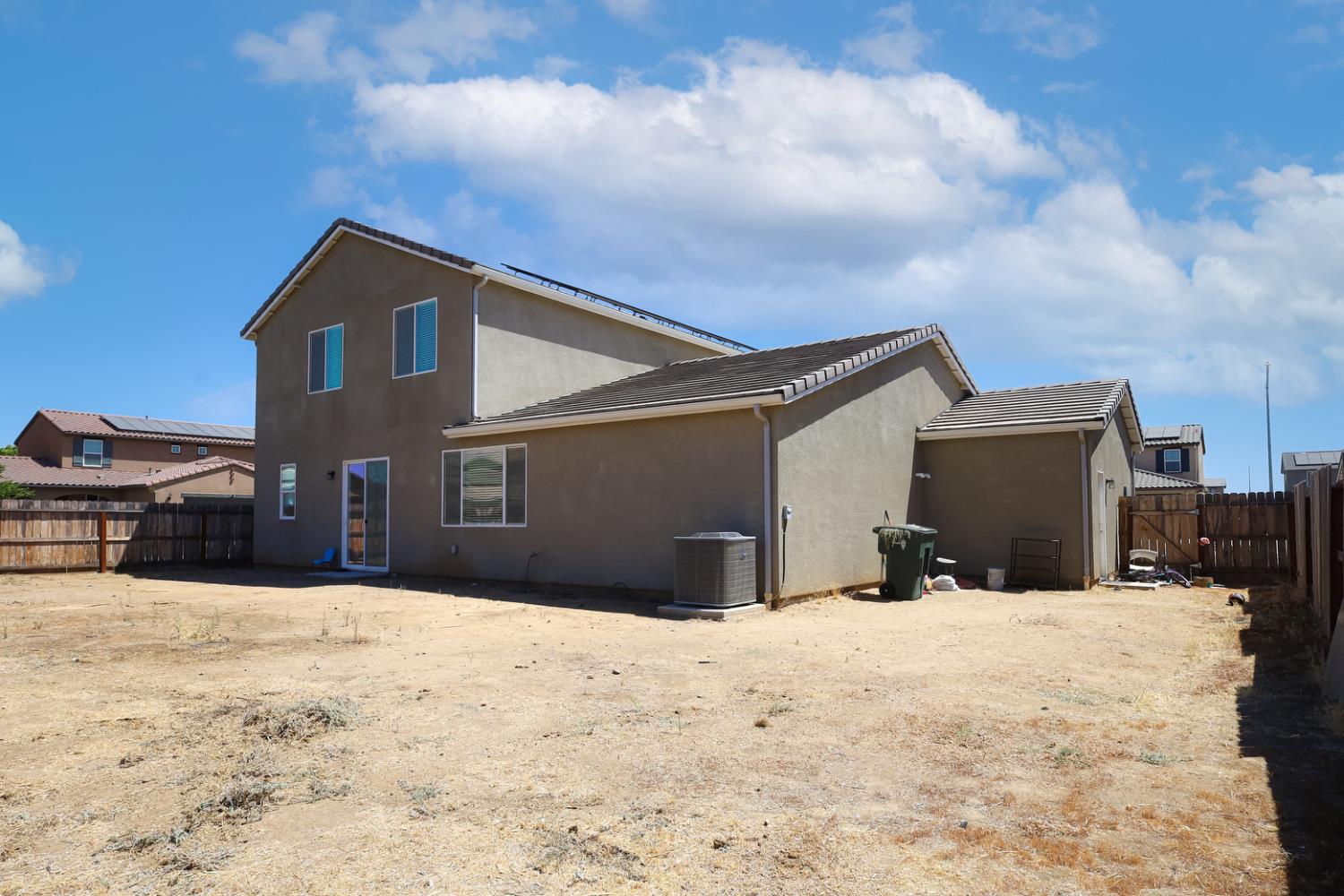 2701 N Dee Ann Ave, Fresno, CA 93727