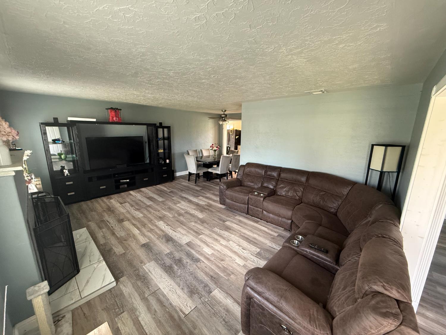 2445 N Millbrook Ave, Fresno, CA 93703