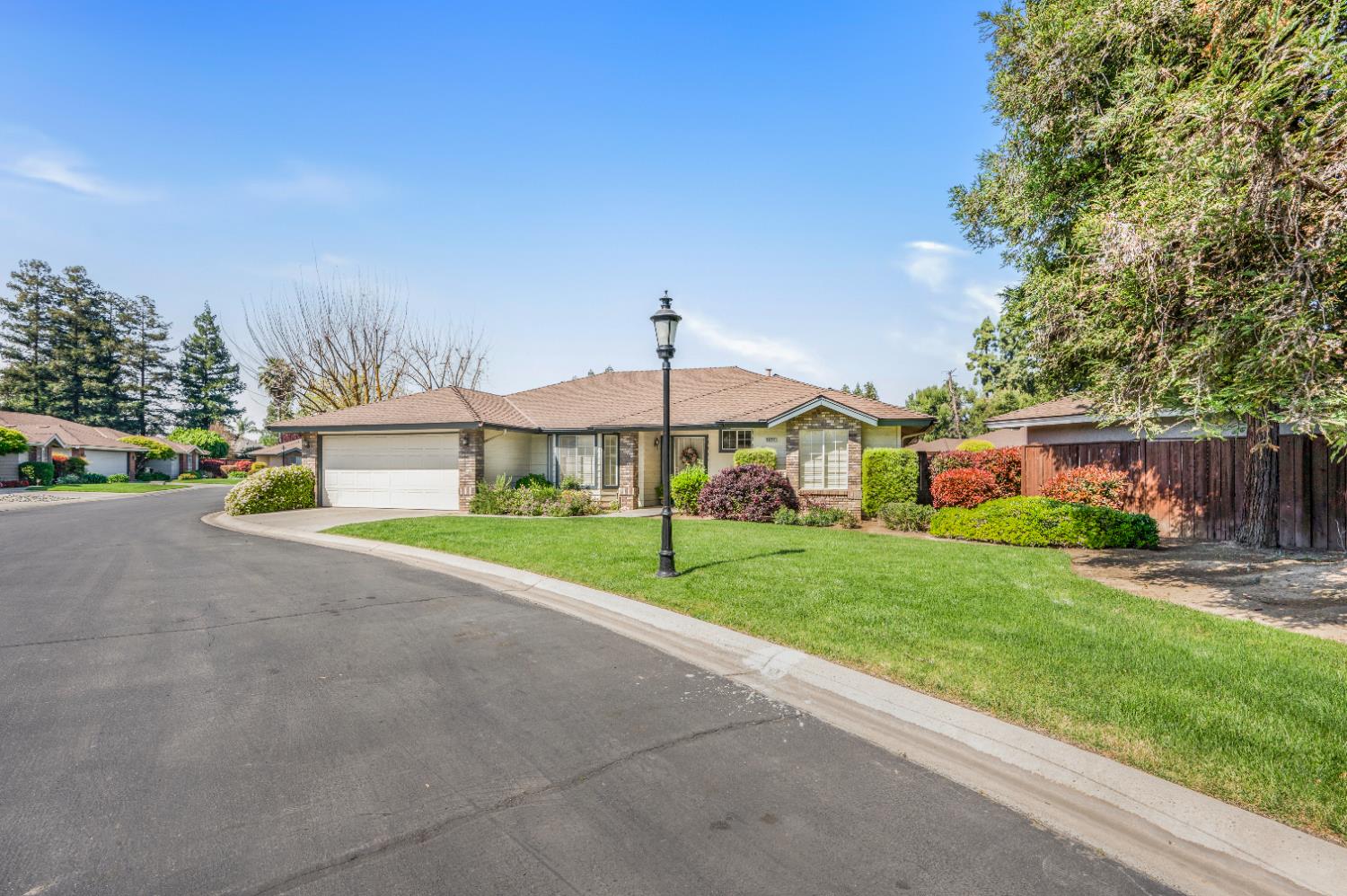 6323 N Marks Ave, Fresno, CA 93711