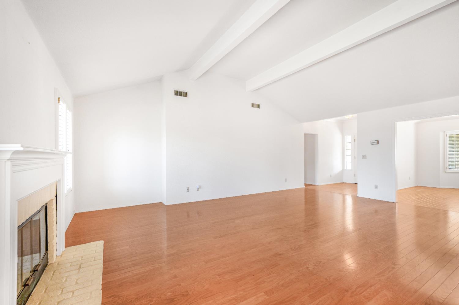 6323 N Marks Ave, Fresno, CA 93711