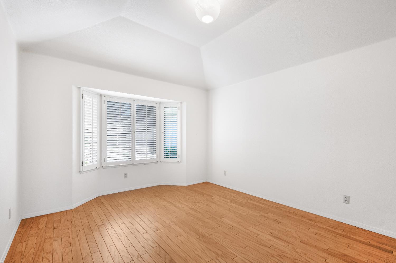 6323 N Marks Ave, Fresno, CA 93711