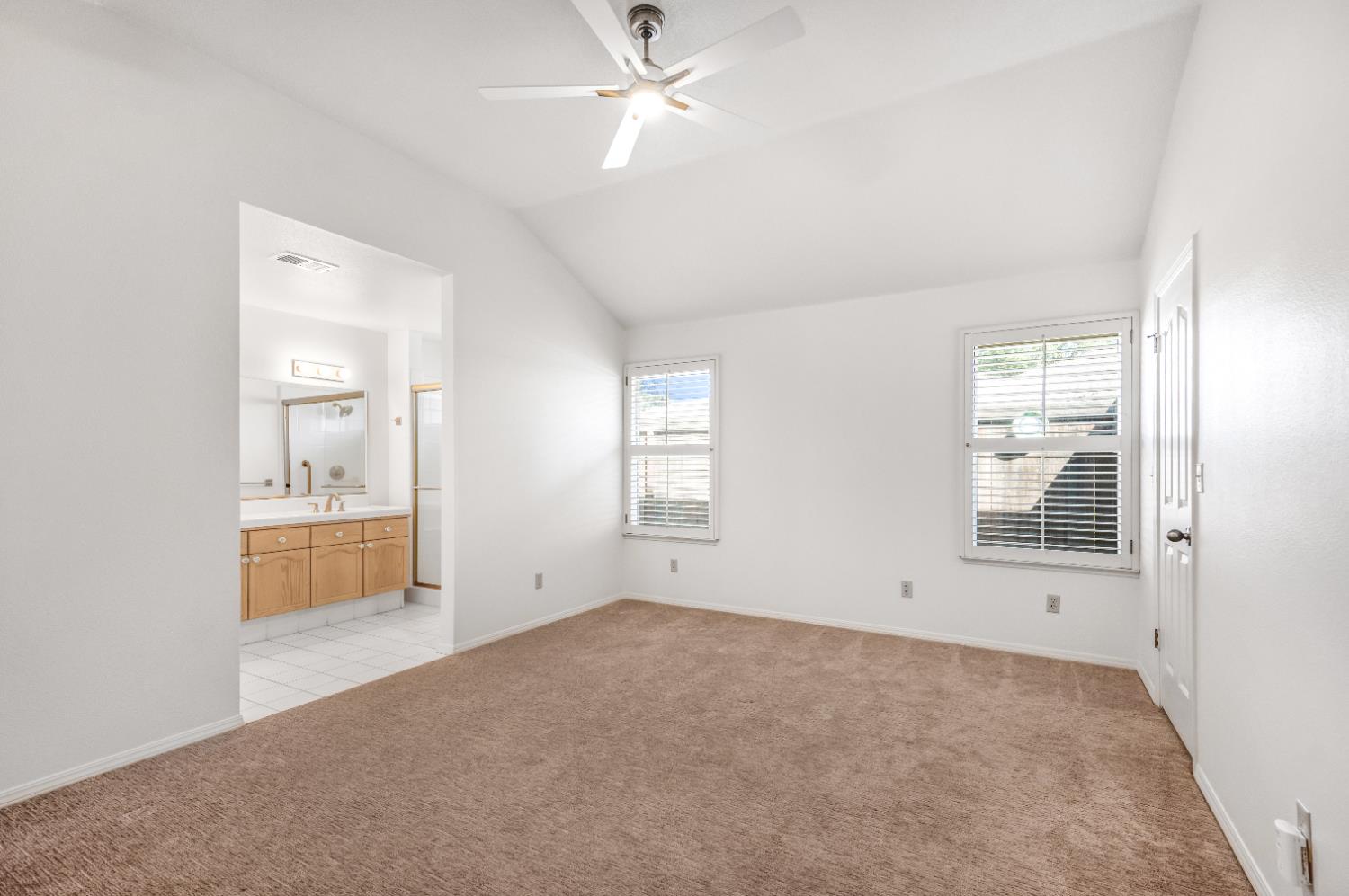 6323 N Marks Ave, Fresno, CA 93711