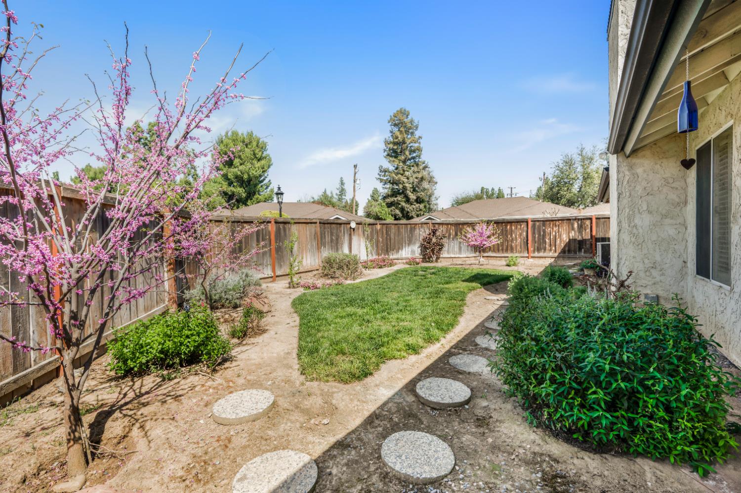 6323 N Marks Ave, Fresno, CA 93711