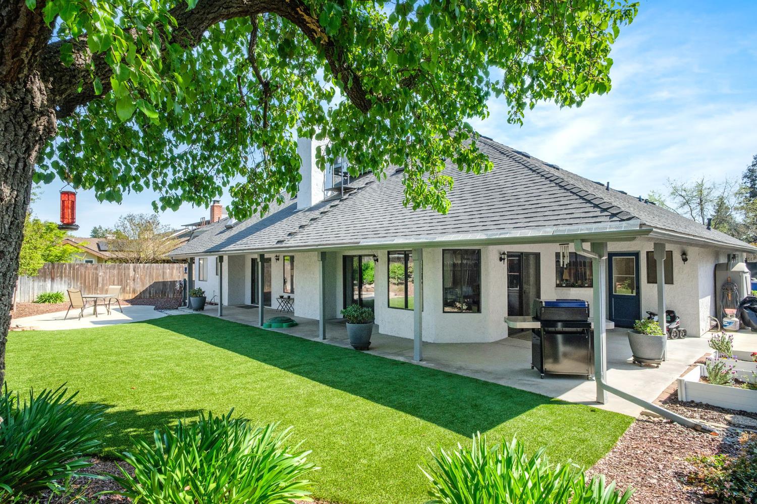 1554 E Omaha Ave, Fresno, CA 93720