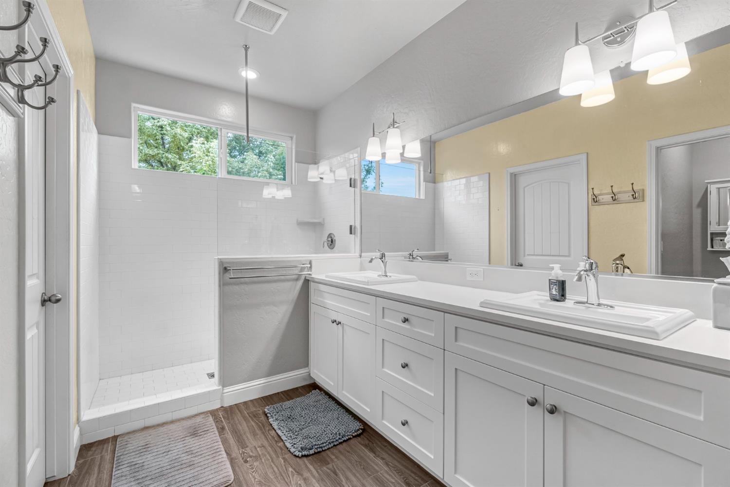 6239 E Fedora Ave, Fresno, CA 93727