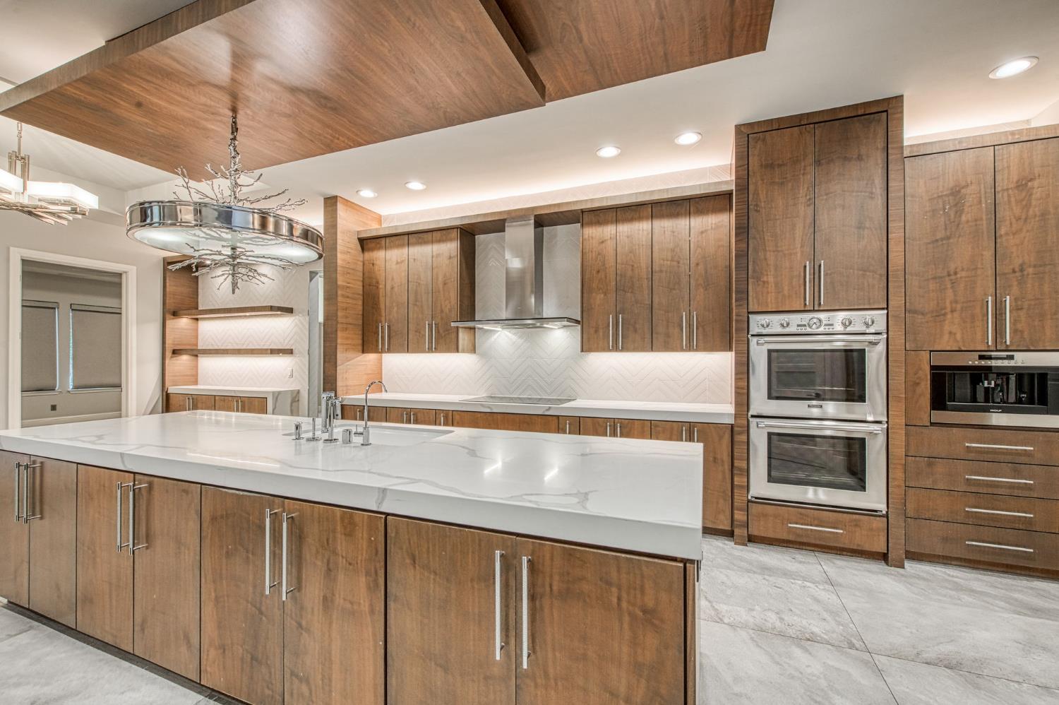 1553 E Golden Valley Way, Fresno, CA 93730