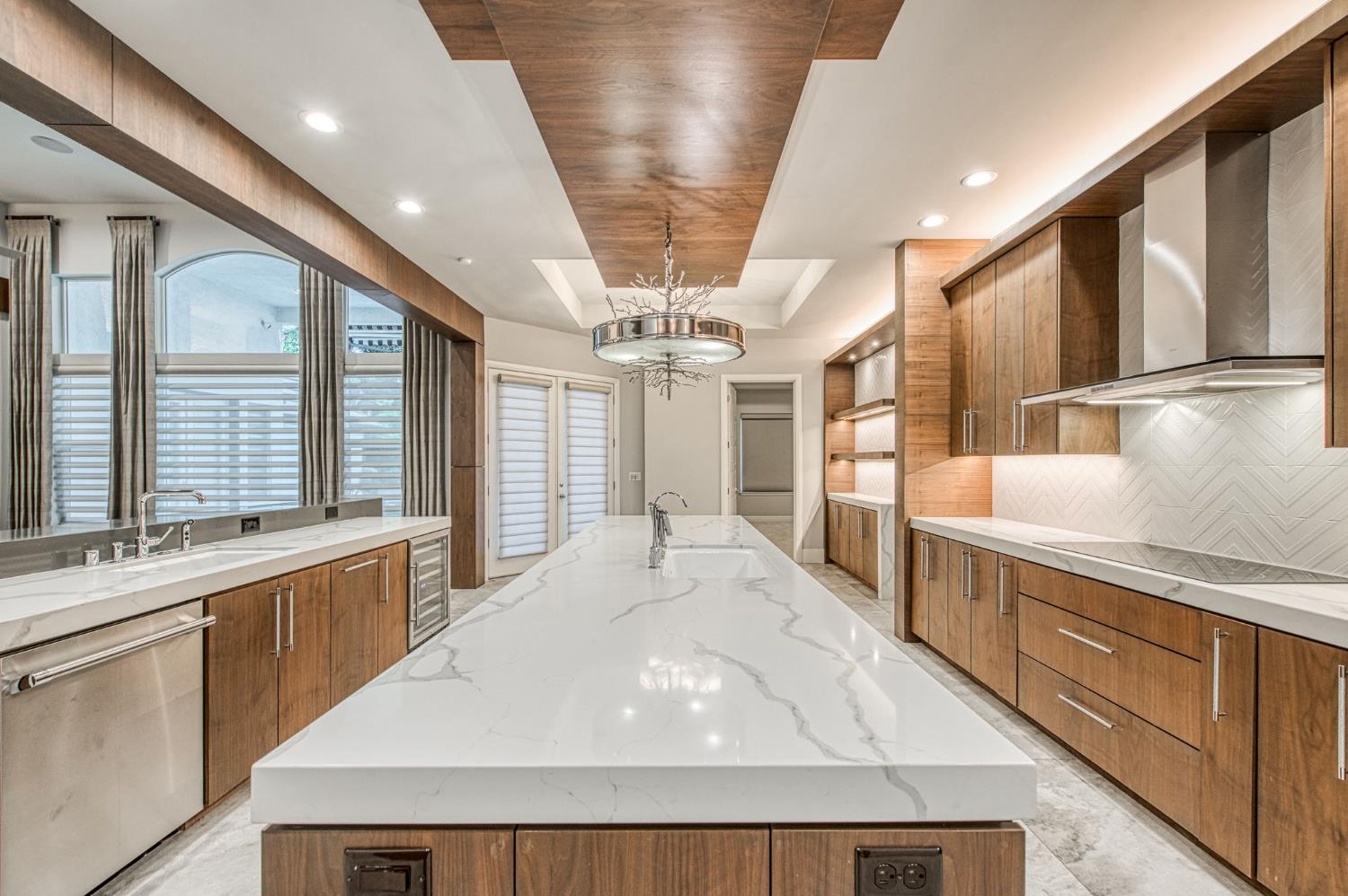 1553 E Golden Valley Way, Fresno, CA 93730