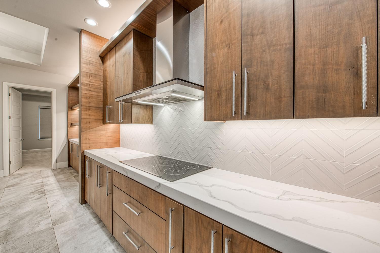 1553 E Golden Valley Way, Fresno, CA 93730