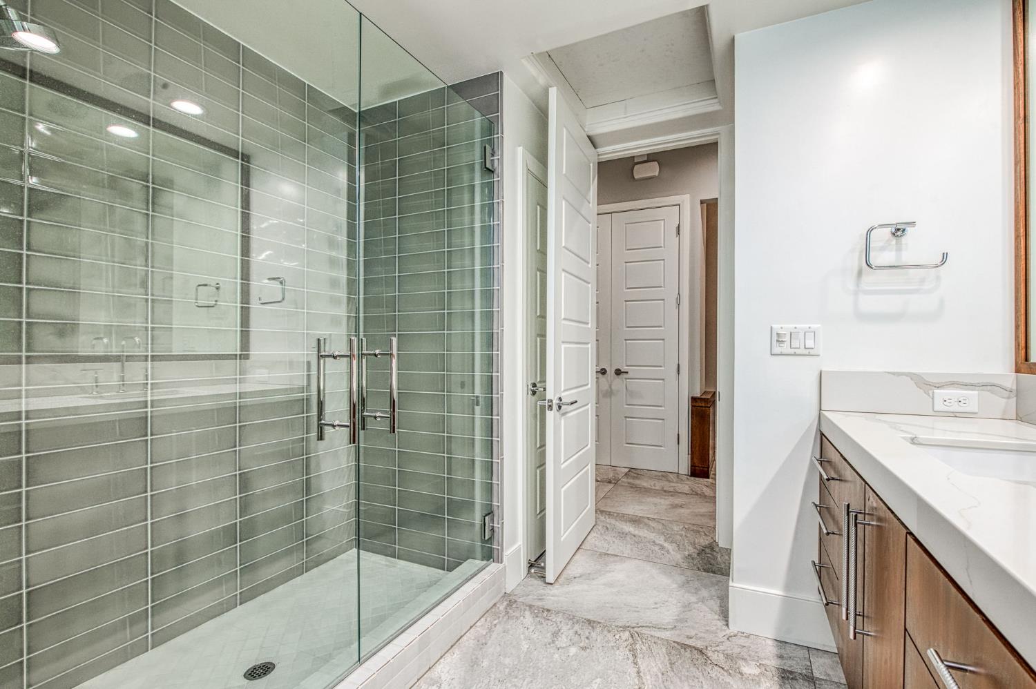 1553 E Golden Valley Way, Fresno, CA 93730