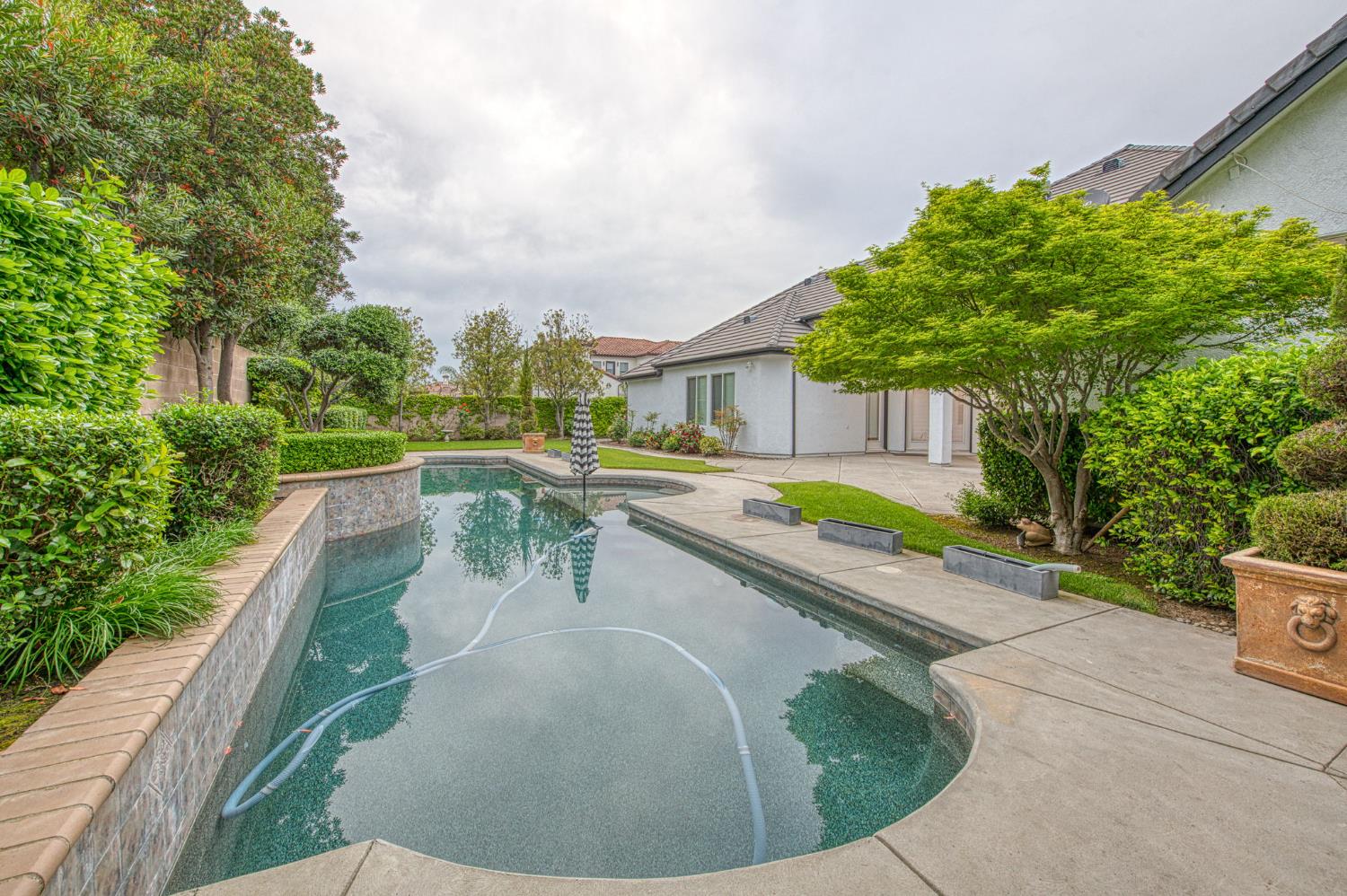 1553 E Golden Valley Way, Fresno, CA 93730