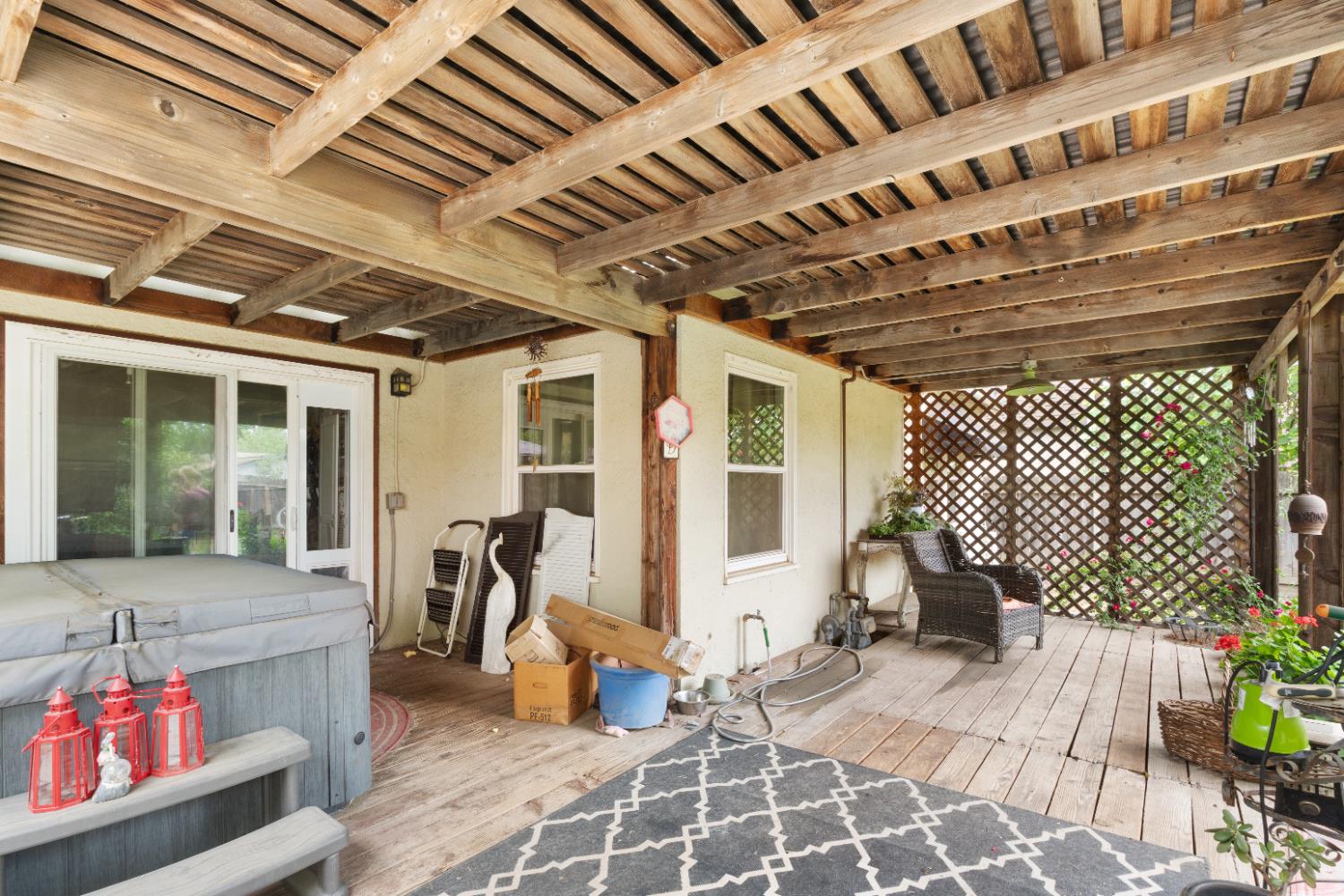 1925 N Arthur Ave, Fresno, CA 93705