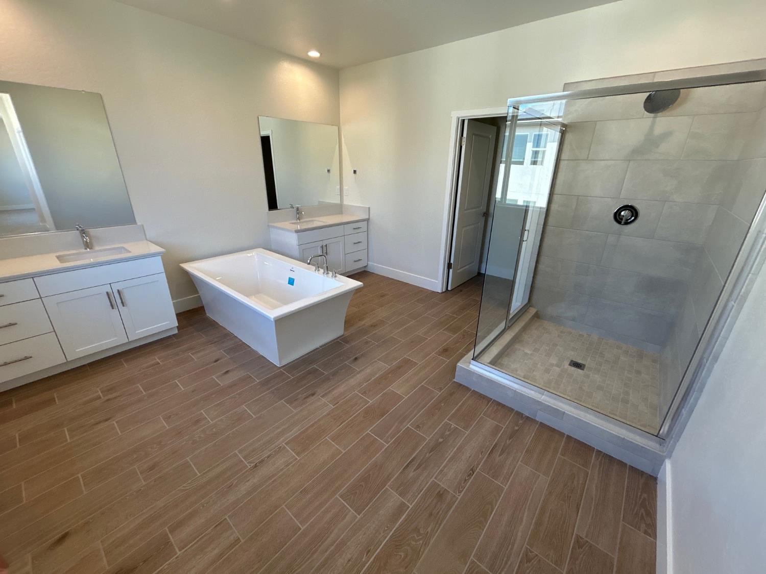 2822 E Corteza Dr, Fresno, CA 93730