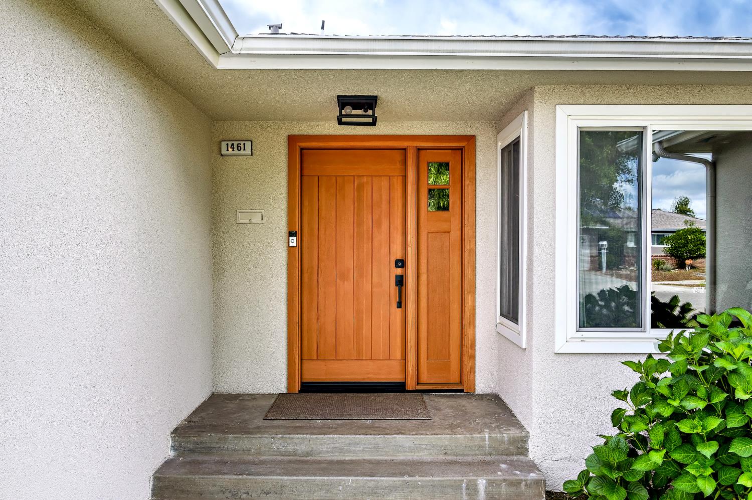 1461 E Vartikian Ave, Fresno, CA 93710