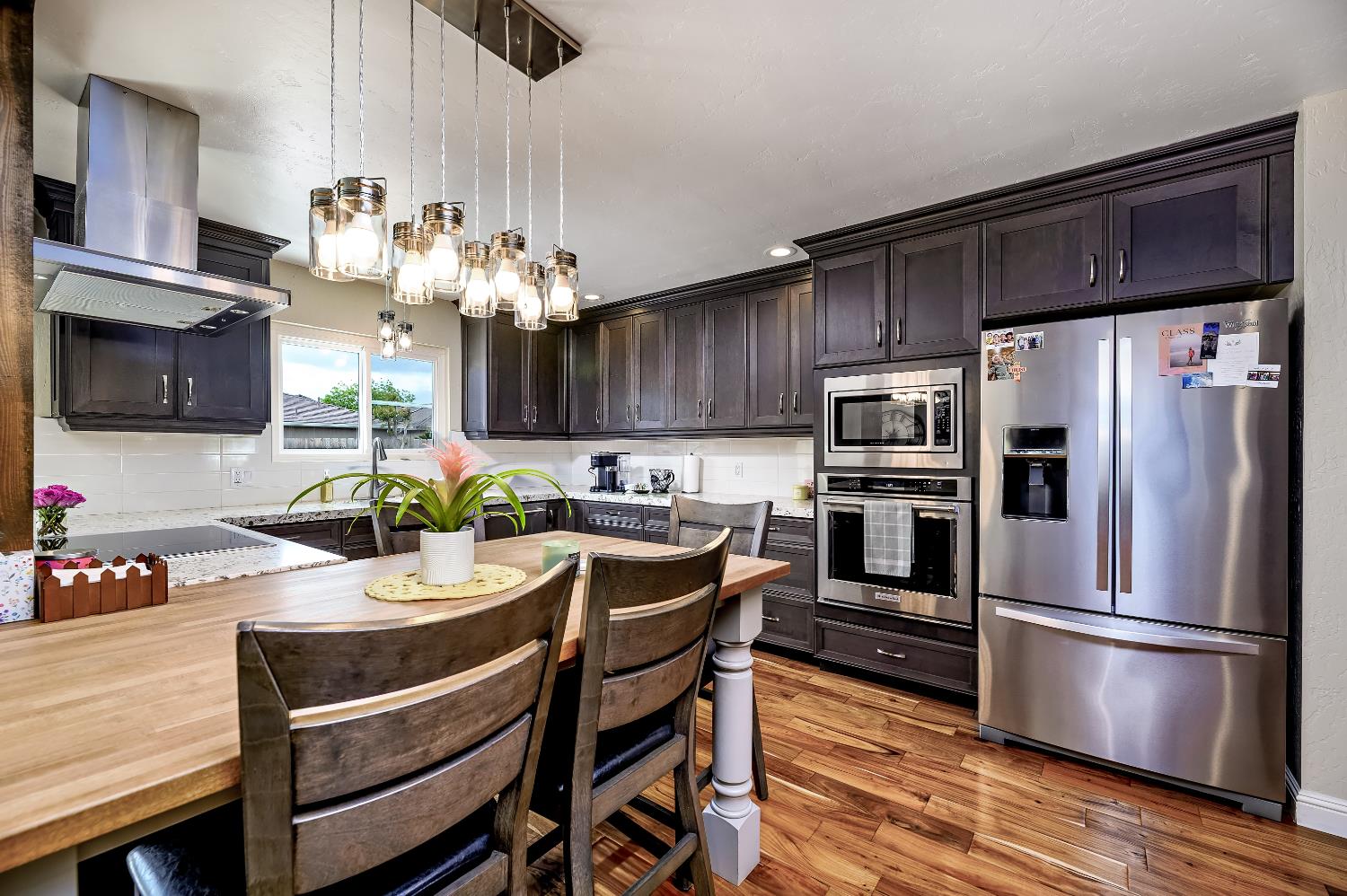 1461 E Vartikian Ave, Fresno, CA 93710