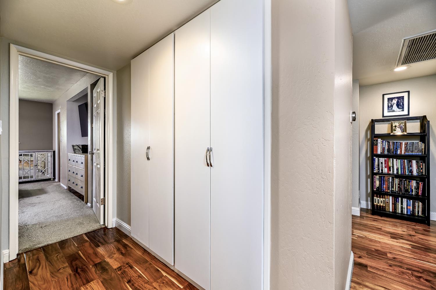 1461 E Vartikian Ave, Fresno, CA 93710