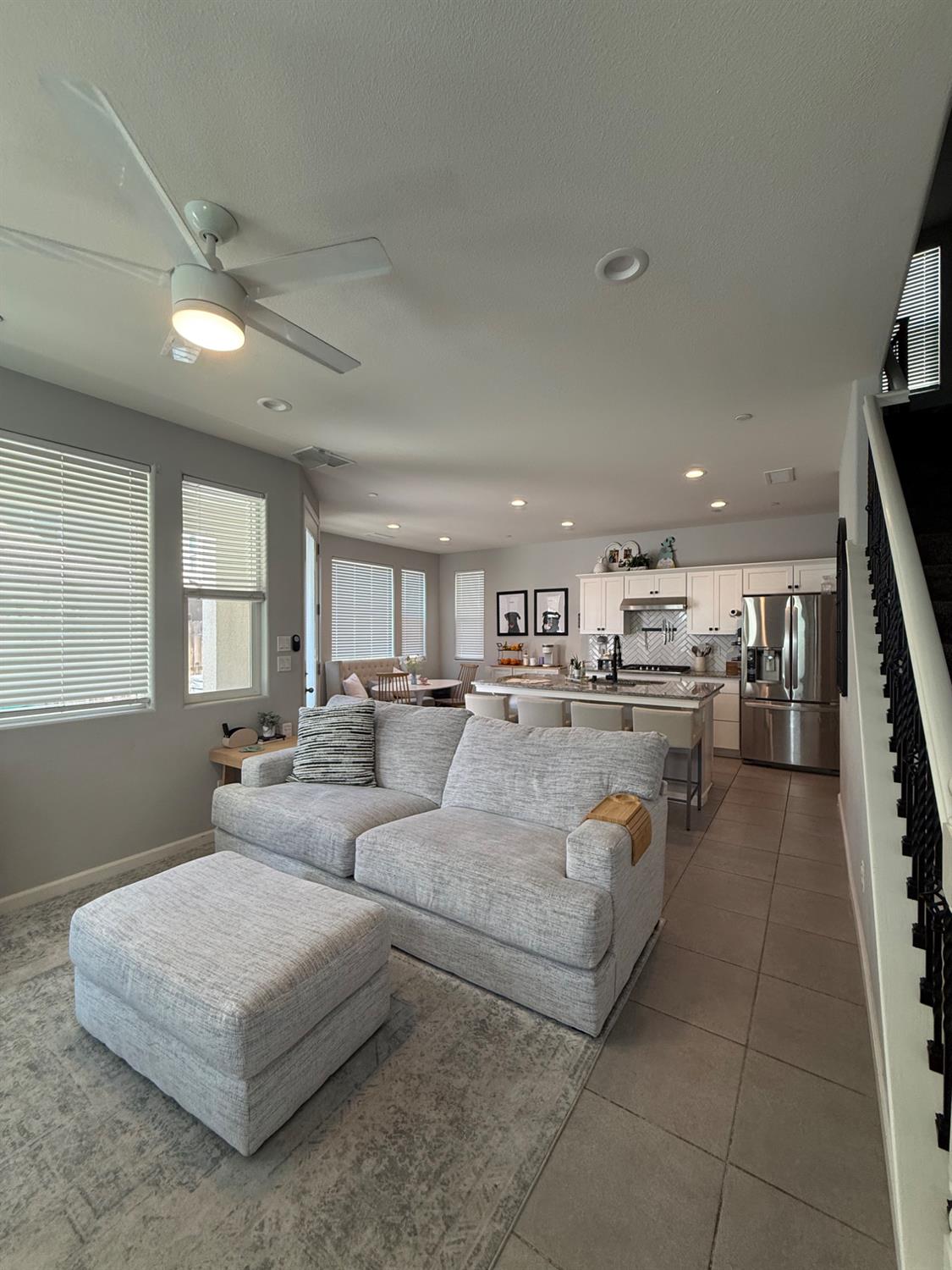 6347 N Alta Vista Ln, Fresno, CA 93722