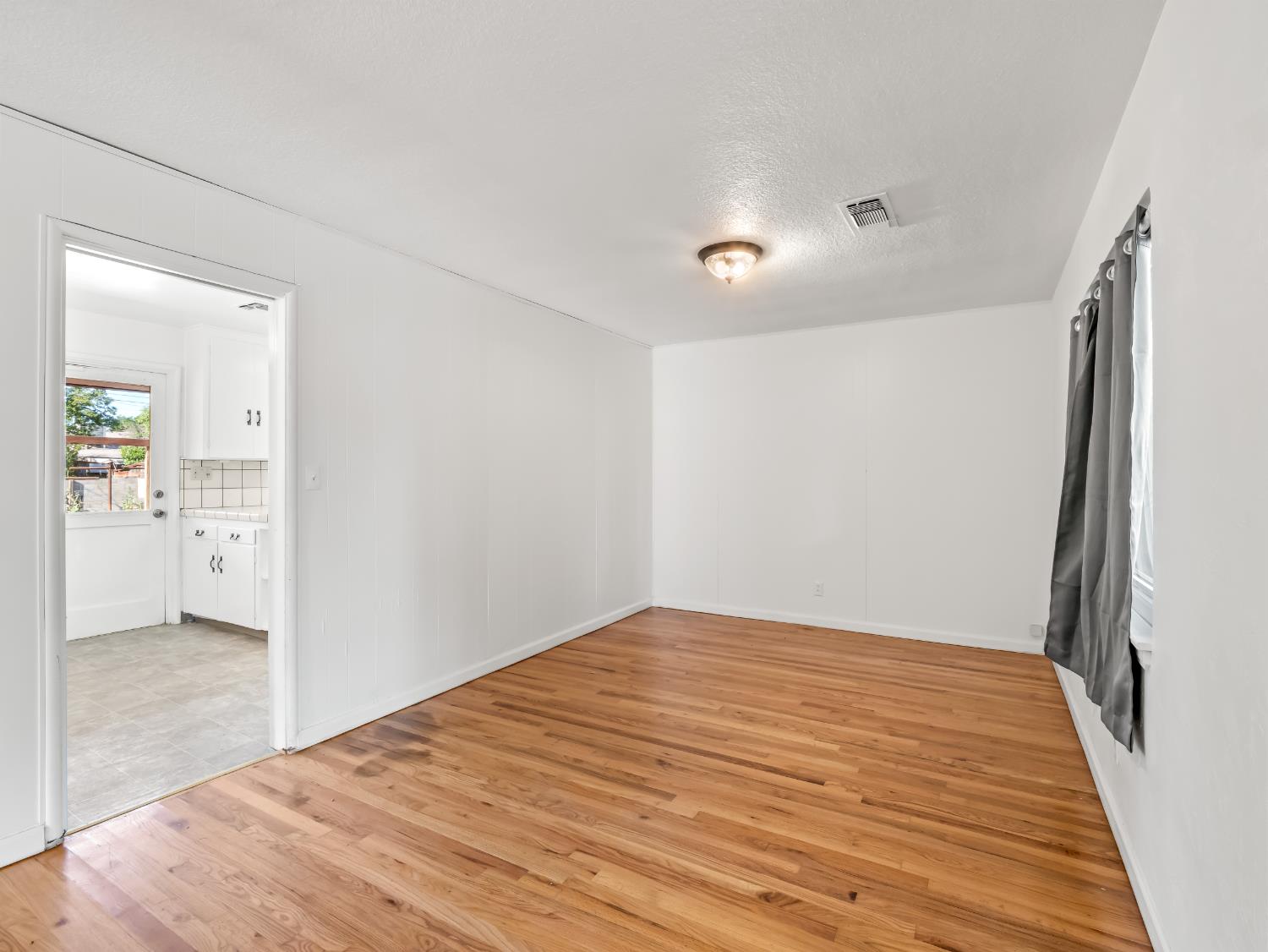 732 W Cortland Ave, Fresno, CA 93705