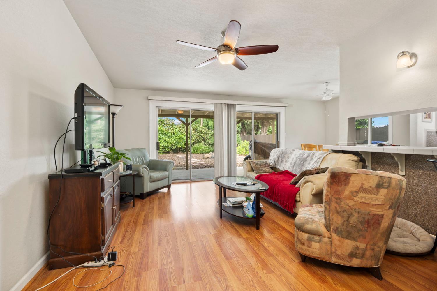 1203 E Simpson Ave, Fresno, CA 93704