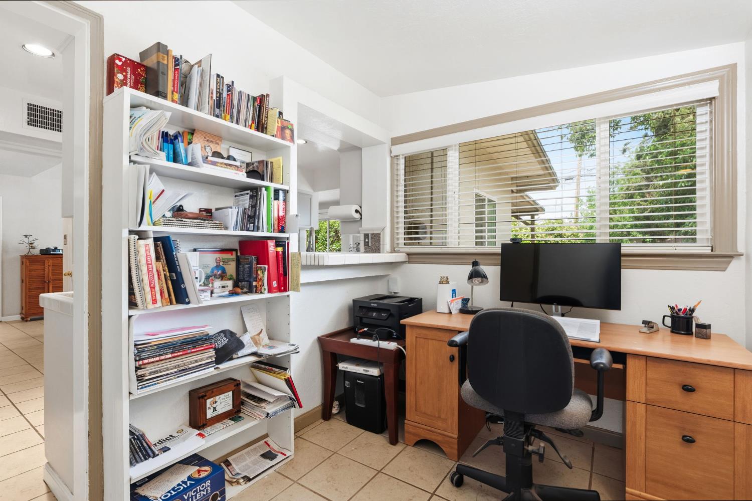 1203 E Simpson Ave, Fresno, CA 93704