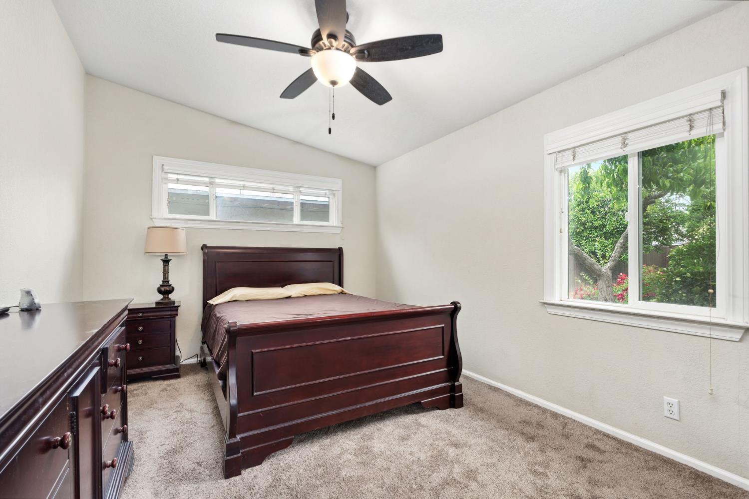 1203 E Simpson Ave, Fresno, CA 93704