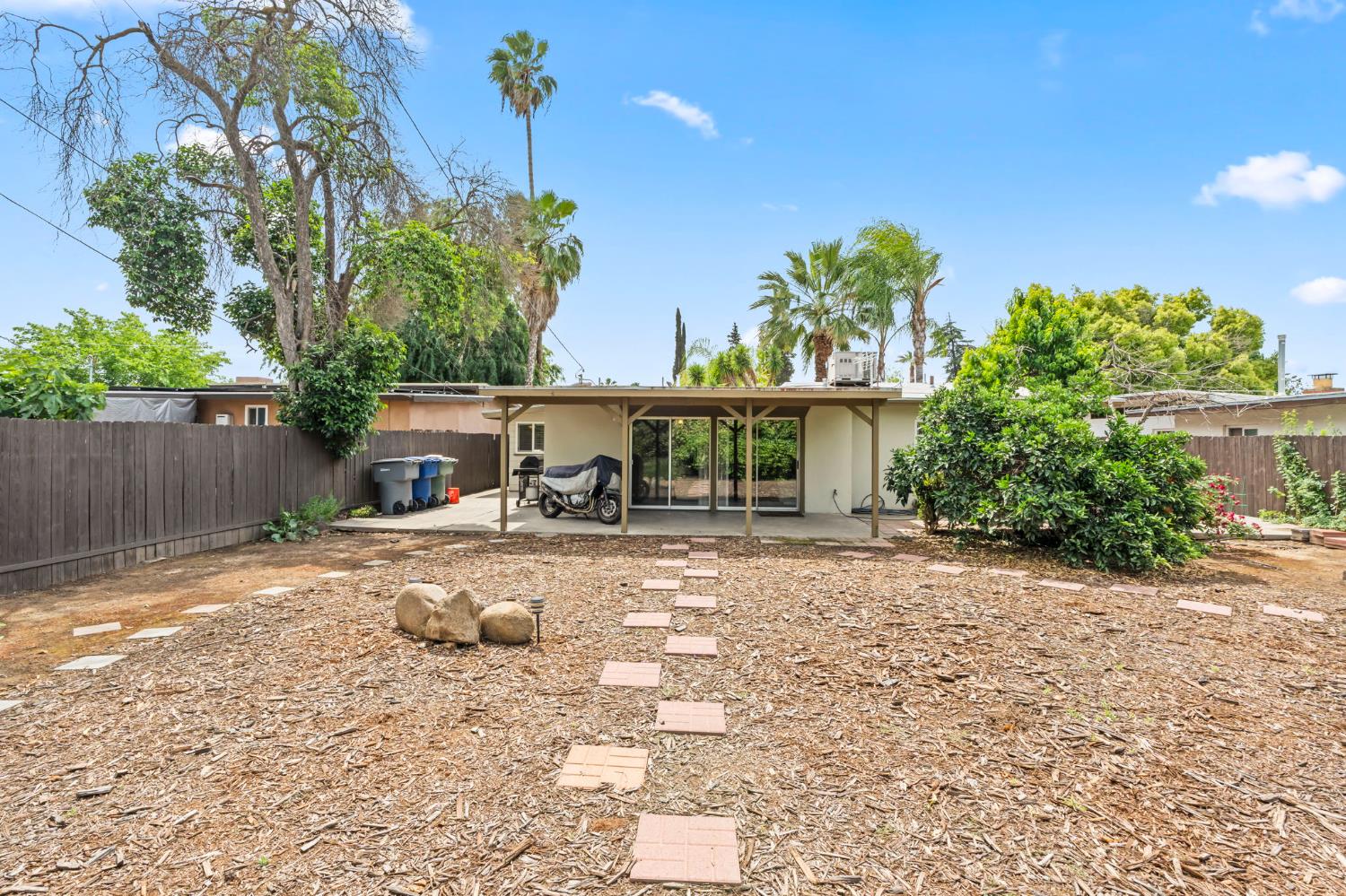 1203 E Simpson Ave, Fresno, CA 93704