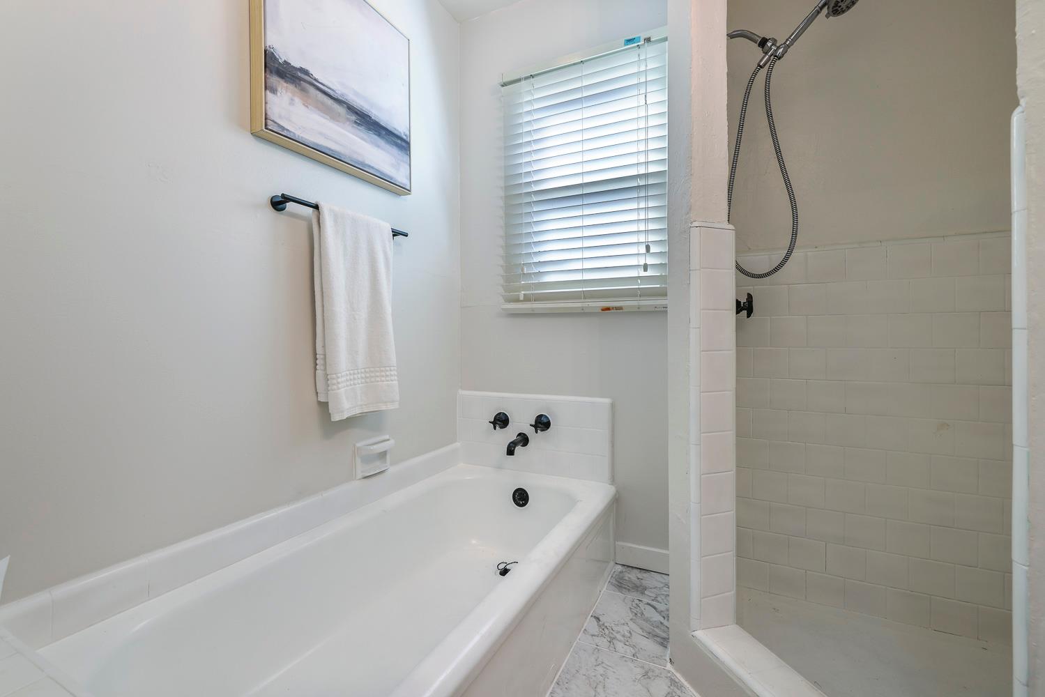 913 E Garland Ave, Fresno, CA 93704