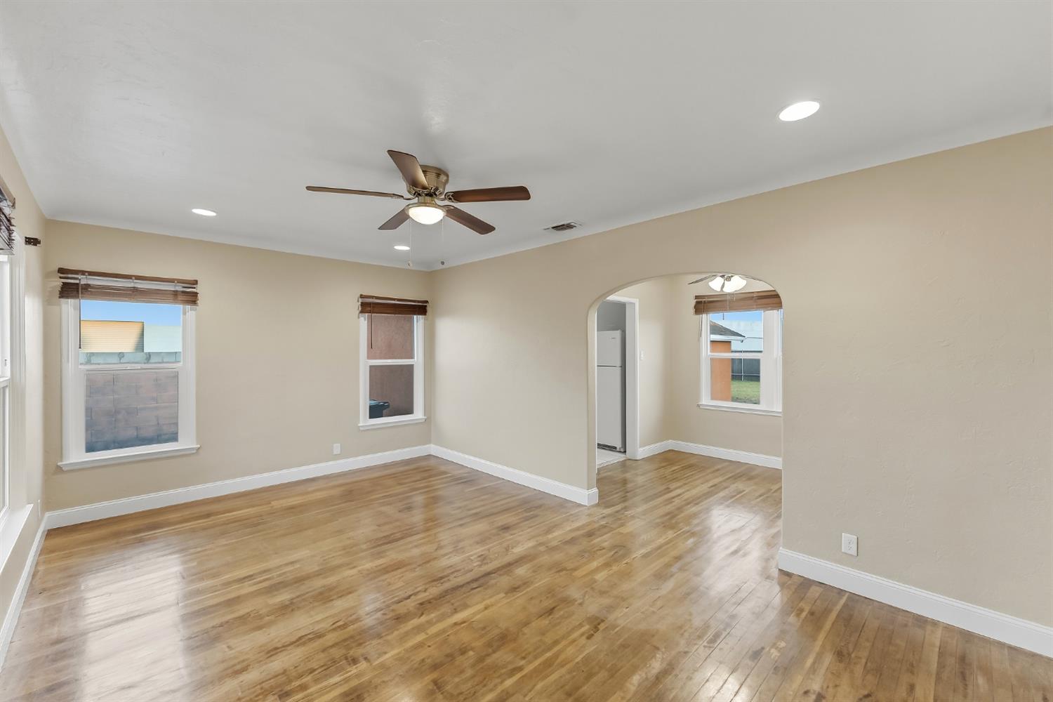 3070 E Peralta Way, Fresno, CA 93703