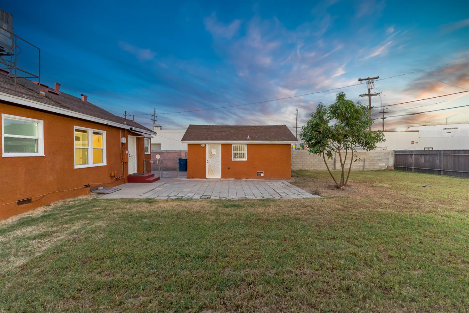 3070 E Peralta Way, Fresno, CA 93703