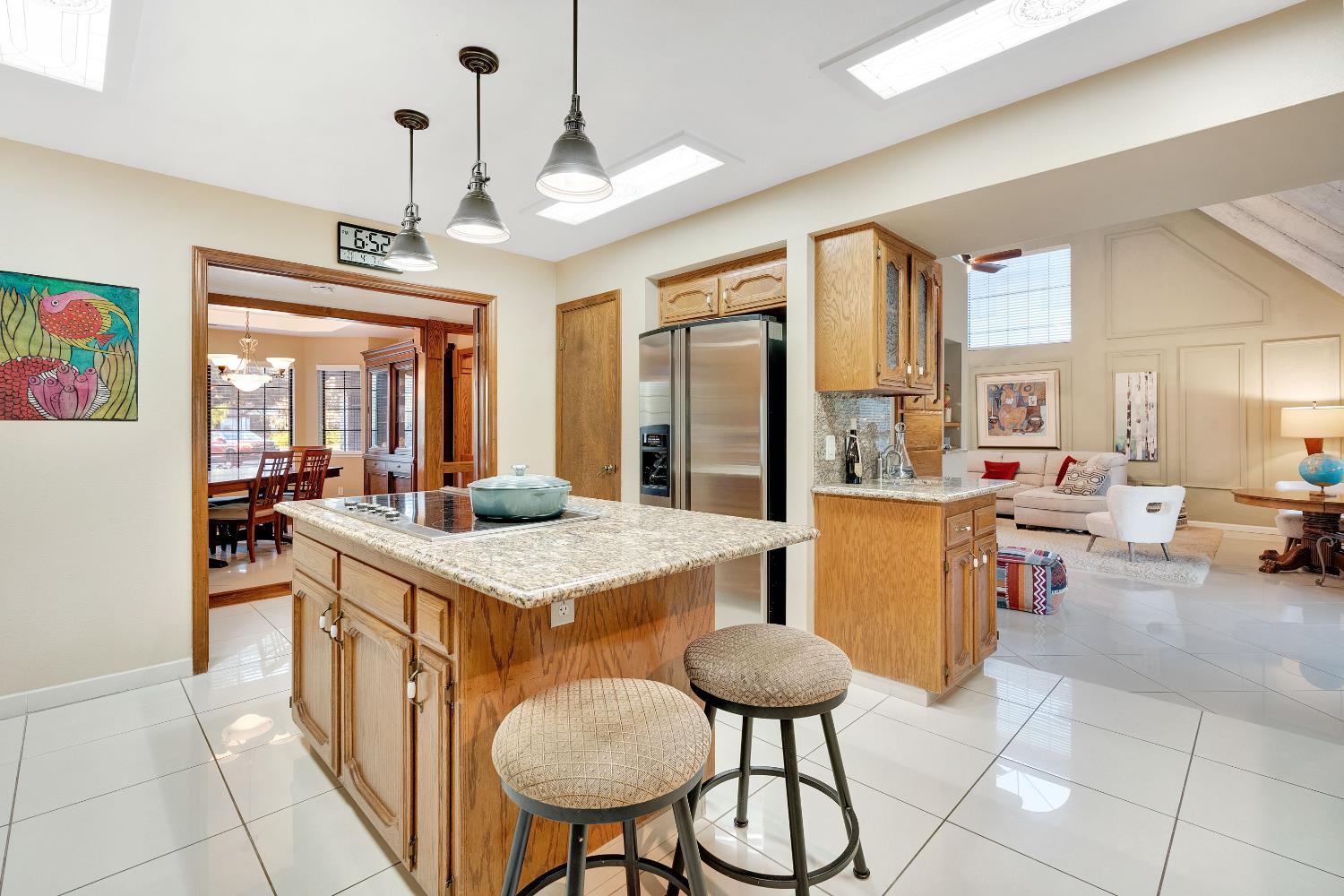 327 E Audubon Dr, Fresno, CA 93720