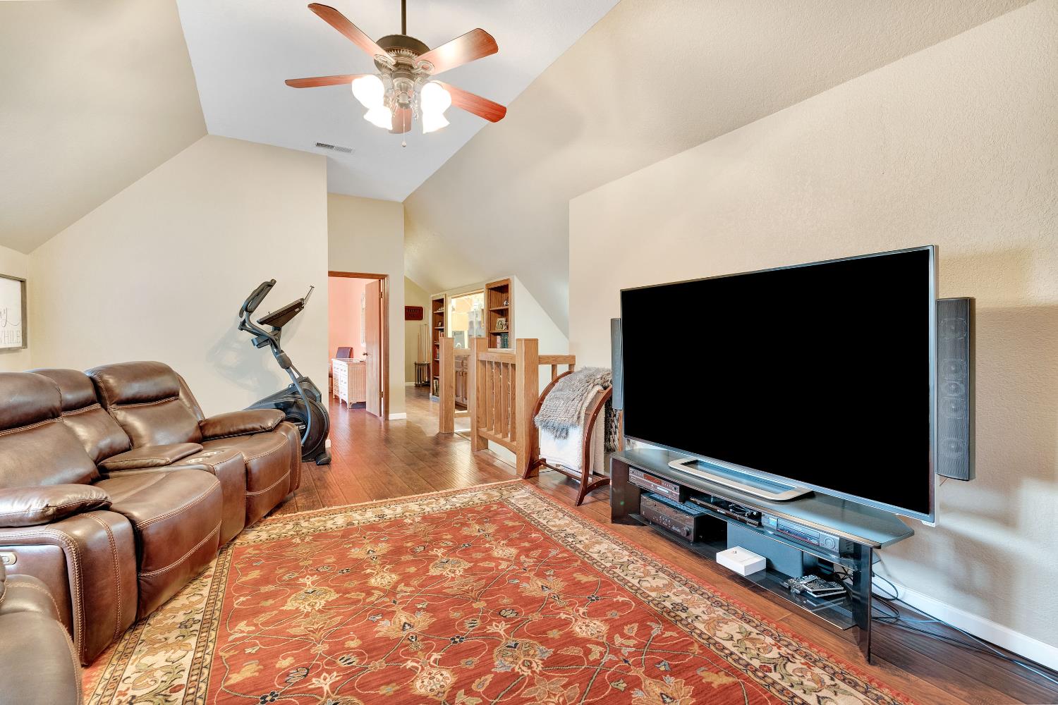 327 E Audubon Dr, Fresno, CA 93720